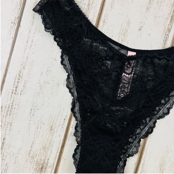 Victoria’s Secret Dream Angels Lace Brazilian Pantie Medium - Picture 5 of 8